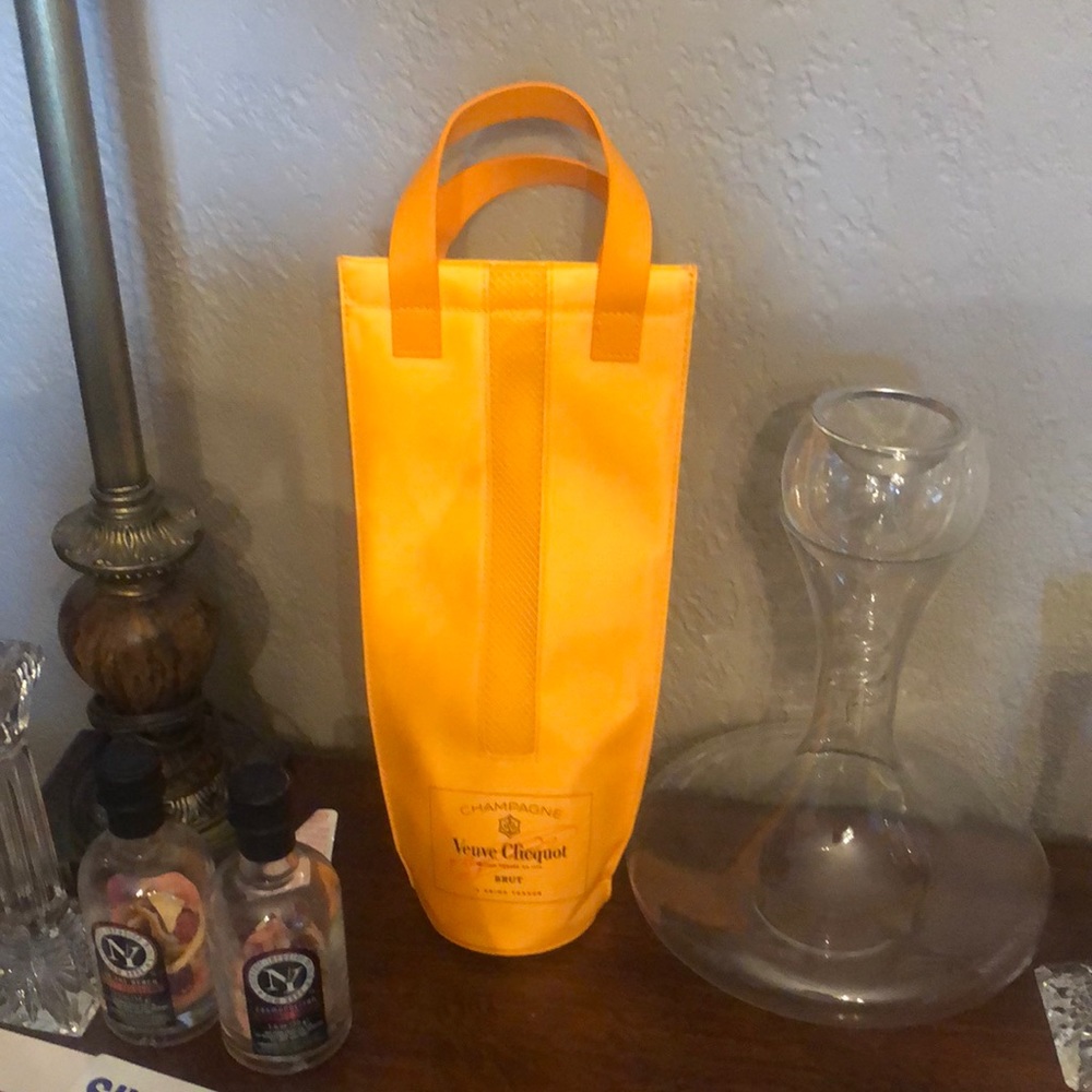 Veuve Clicquot wine/champagne insulated bag.